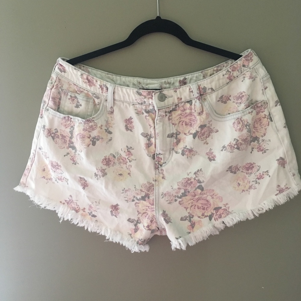 Missimo highly-rise shorts